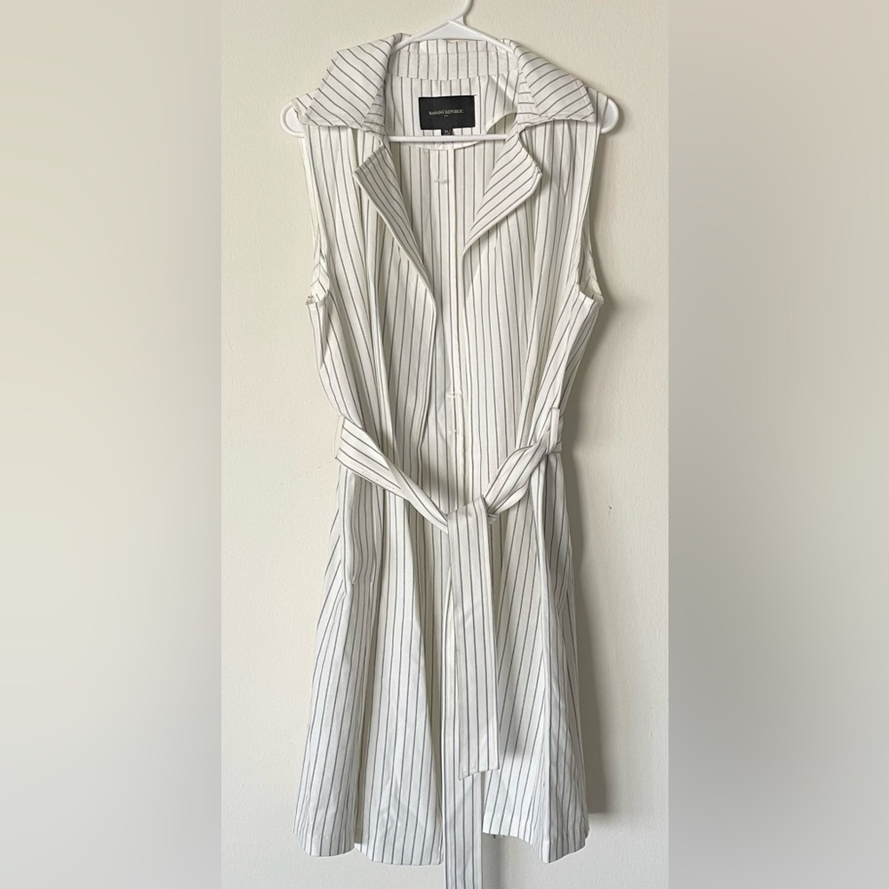 NWOT Banana Republic Light Weight Blazer Vest Striped